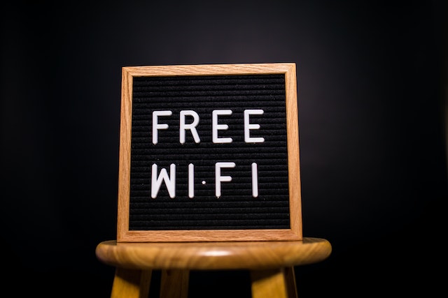 Offering Free Wi-Fi in Your Bar Can Make You More Money
